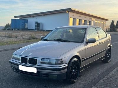 Usado BMW 316 Performance 102 HP (75 kW) 1995 Prateado Coupé