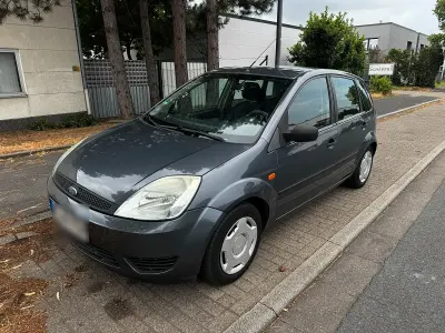 Gebraucht Ford Fiesta 69 PS (50 kW) 2005 Grau Kleinwagen