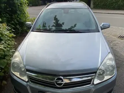 Gebraucht Opel Astra 115 PS (84 kW) 2008 Silber Kombi