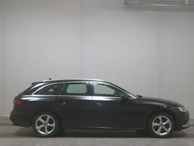 Second-hand Audi A4 Advanced 204 CP (150 kW) 2022 Negru Break