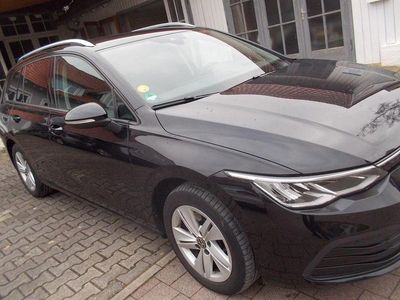 Gebraucht VW Golf VIII Life 150 PS (110 kW) 2021 Deep black perleffekt Kombi