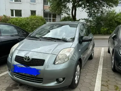 Gebraucht Toyota Yaris 87 PS (63 kW) 2008 Silber Kleinwagen