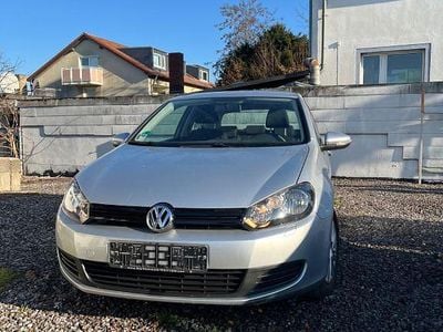 Usata VW Golf VI Trendline 80 CV (58 kW) 2009 Argento Utilitaria