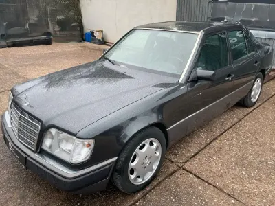 Usata Mercedes E400 279 CV (205 kW) 1994 Grigio Berlina