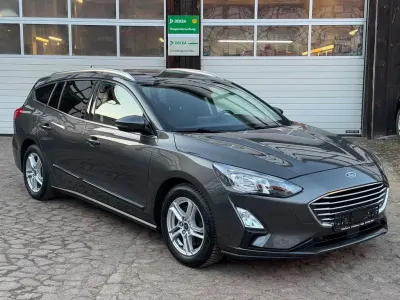 Gebraucht Ford Focus Cool & Connect 120 PS (88 kW) 2020 Grau Limousine