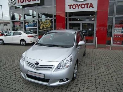 Gebraucht Toyota Verso Life 147 PS (108 kW) 2009 Silber metallic Van / Kleinbus