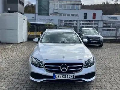 Gebraucht Mercedes E220 194 PS (142 kW) 2019 Silber Limousine