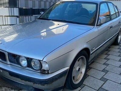 Second-hand BMW 525 Sport Line 225 CP (165 kW) 1990 Argintiu Berlinǎ