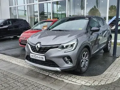 Używany Renault Captur Techno 140 KM (102 kW) 2022 Szary SUV