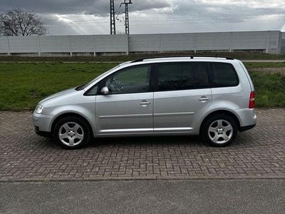 Gebraucht VW Touran Trendline 140 PS (102 kW) 2004 Silber Van / Kleinbus