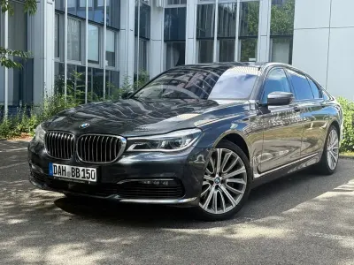 Gebraucht BMW 750 Luxury Line 449 PS (330 kW) 2016 Silber Limousine