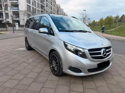Gebraucht Mercedes V220 163 PS (119 kW) 2017 Silber Van / Kleinbus