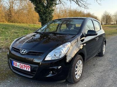 Gebraucht Hyundai i20 Classic 77 PS (56 kW) 2012 Schwarz Kleinwagen