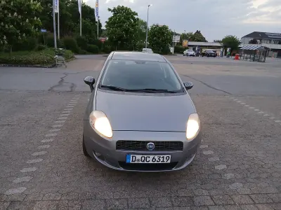 Brugt Fiat Punto 77 HK (56 kW) 2007 Grå Hatchback