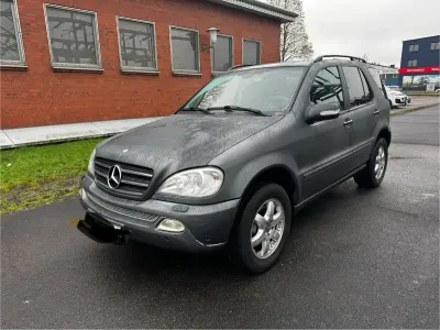 Gebraucht Mercedes ML500 292 PS (214 kW) 2002 Silber SUV