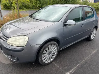Gebraucht VW Golf IV 74 PS (54 kW) 2005 Grau Limousine