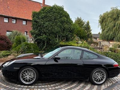 Porsche 911 Carrera 4