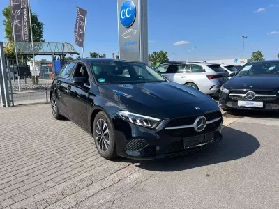 Gebraucht Mercedes A180 116 PS (85 kW) 2024 Nachtschwarz Limousine