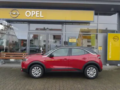 Używany Opel Mokka Edition 101 KM (74 kW) 2021 Czerwony SUV