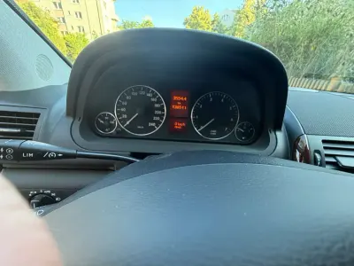 Gebraucht Mercedes A180 Elegance 116 PS (85 kW) 2011 Blau Kleinwagen