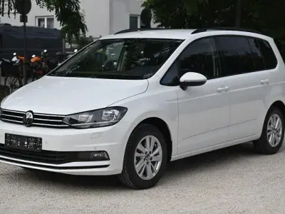Neu VW Touran Comfortline 150 PS (110 kW) 2026 Weiß Van / Kleinbus
