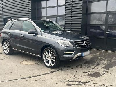 Gebraucht Mercedes ML350 258 PS (189 kW) 2013 Grau SUV