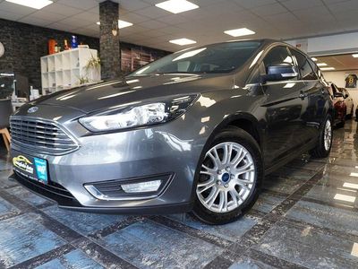 Gebraucht Ford Focus Titanium 125 PS (91 kW) 2015 Grau Kombi