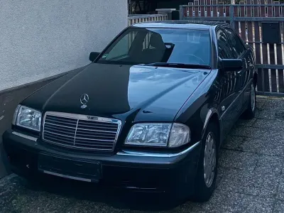 Gebraucht Mercedes C240 Avantgarde 170 PS (125 kW) 2000 Schwarz Limousine