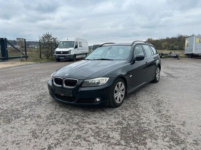 Gebraucht BMW 320 177 PS (130 kW) 2010 Schwarz Kombi