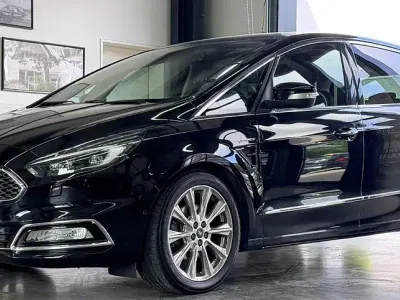 Gebraucht Ford S-MAX Vignale 209 PS (153 kW) 2017 Schwarz Van / Kleinbus