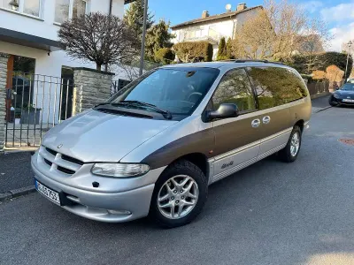 Gebraucht Chrysler Grand Voyager 178 PS (130 kW) 2001 Silber Van / Kleinbus