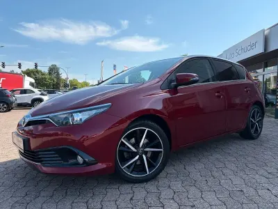 Gebraucht Toyota Auris Edition-S 116 PS (85 kW) 2017 Rot Limousine
