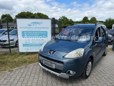 Gebraucht Peugeot Partner Tepee Premium 120 PS (88 kW) 2011 Blau Van / Kleinbus