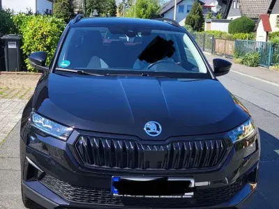Gebraucht Skoda Karoq Tour 150 PS (110 kW) 2022 Schwarz SUV