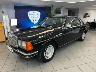 Used Mercedes 230 110 HP (80 kW) 1978 Black Sedan