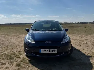 Gebraucht Ford Fiesta Trend 82 PS (60 kW) 2012 Blau Limousine