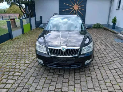 Gebraucht Skoda Octavia 102 PS (75 kW) 2011 Schwarz Kombi