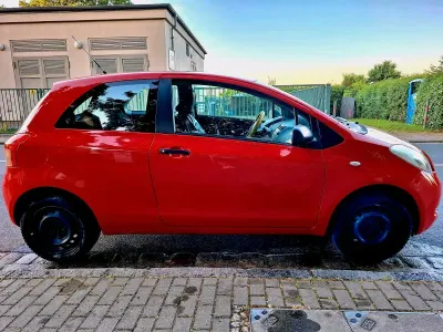 Gebraucht Toyota Yaris 69 PS (50 kW) 2008 Rot Kleinwagen