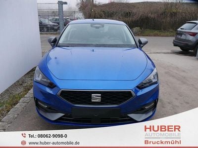 Neu Seat Leon ST FR 150 PS (110 kW) 2026 Saphir blau metallic Kombi