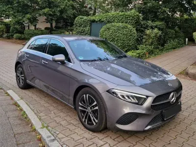 Gebraucht Mercedes A180 136 PS (100 kW) 2024 Grau Limousine