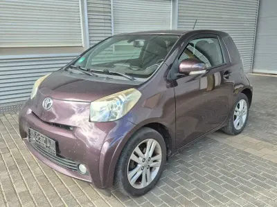 Gebraucht Toyota iQ 98 PS (72 kW) 2010 Braun Kleinwagen