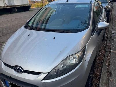 Gebraucht Ford Fiesta 90 PS (66 kW) 2009 Silber Kleinwagen