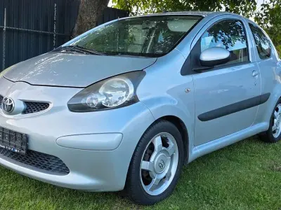 Gebraucht Toyota Aygo City 68 PS (50 kW) 2008 Silber Kleinwagen