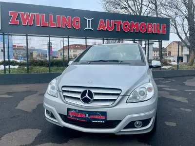 Gebraucht Mercedes B180 109 PS (80 kW) 2011 Silber Kleinwagen