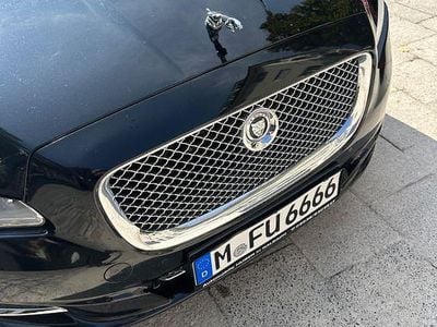 Gebraucht Jaguar XJ Premium Luxury 275 PS (202 kW) 2013 Schwarz Limousine