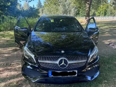 Gebraucht Mercedes A180 AMG line 122 PS (89 kW) 2015 Schwarz Kleinwagen