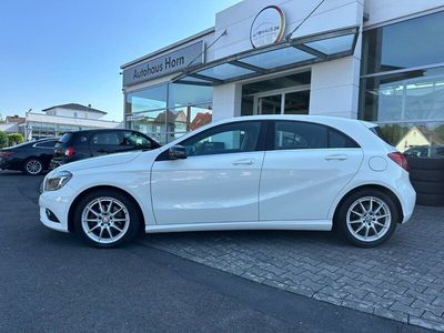 Gebraucht Mercedes A180 Urban 122 PS (89 kW) 2015 Weiß (calcitweiss  unilack) Limousine