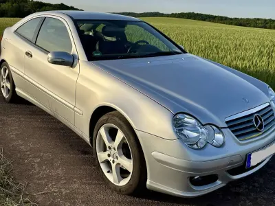 Gebraucht Mercedes C200 122 PS (89 kW) 2006 Silber Coupé
