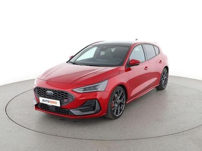 Rot Gebraucht 2024 Ford Focus ST Limousine | 30.810 € (Guter Preis)