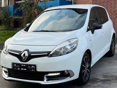 Weiß Gebraucht 2013 Renault Scénic III Bose Edition Van / Kleinbus | 3.999 € (Fairer Preis)